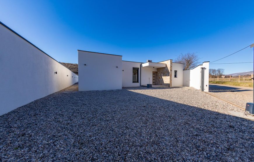 VILLA 01