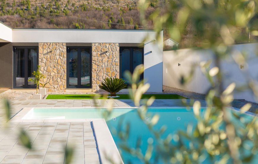 VILLA 01