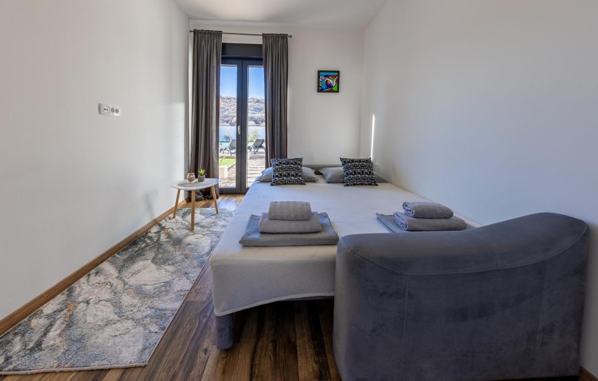 VILLA 01