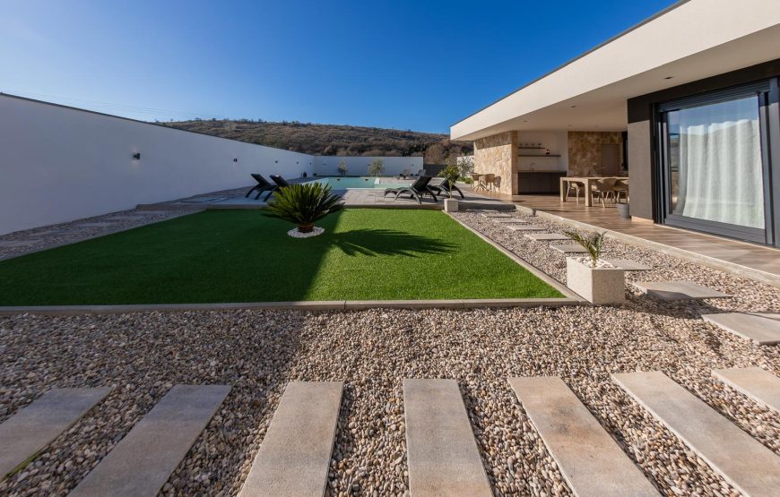 VILLA 01