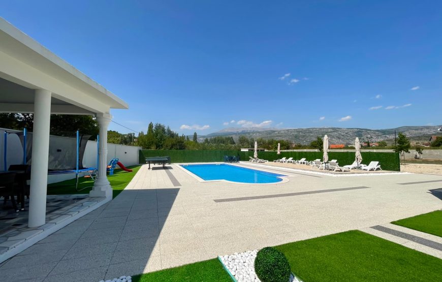 VILLA 36