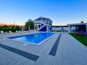 VILLA 36