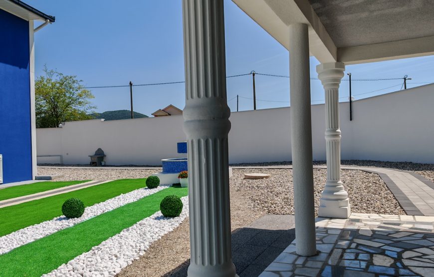 VILLA 36