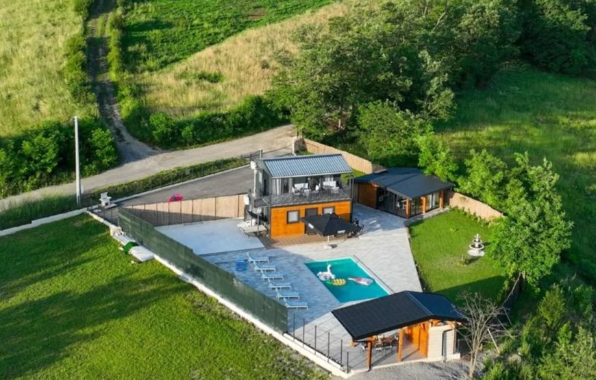 VILLA 16
