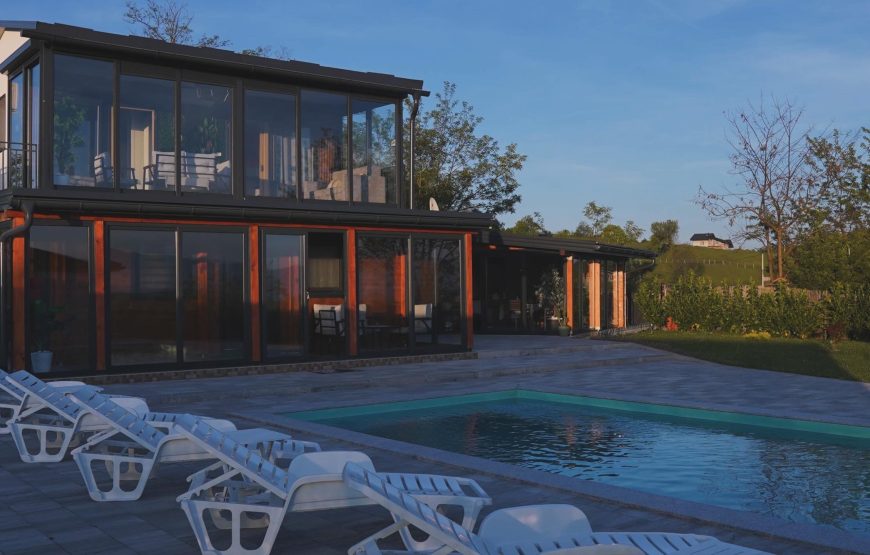 VILLA 16