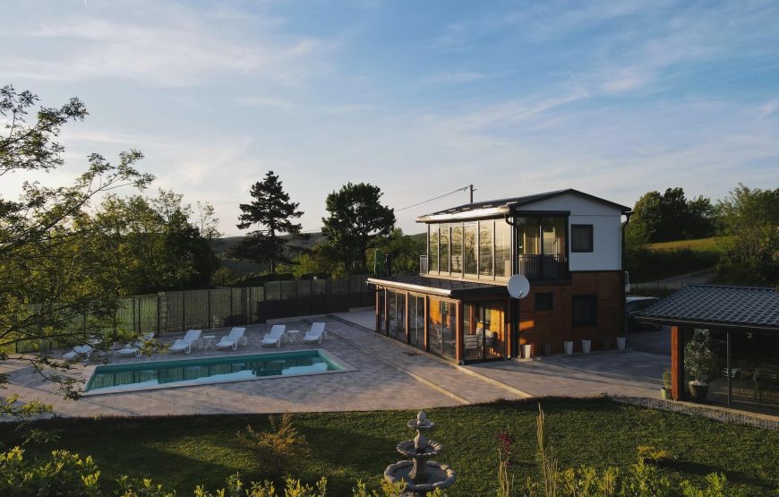 VILLA 16