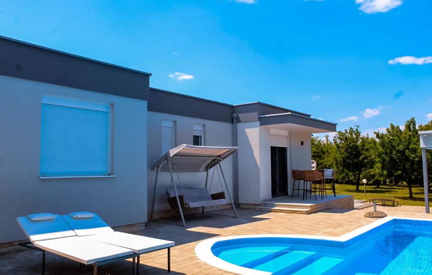 VILLA 10