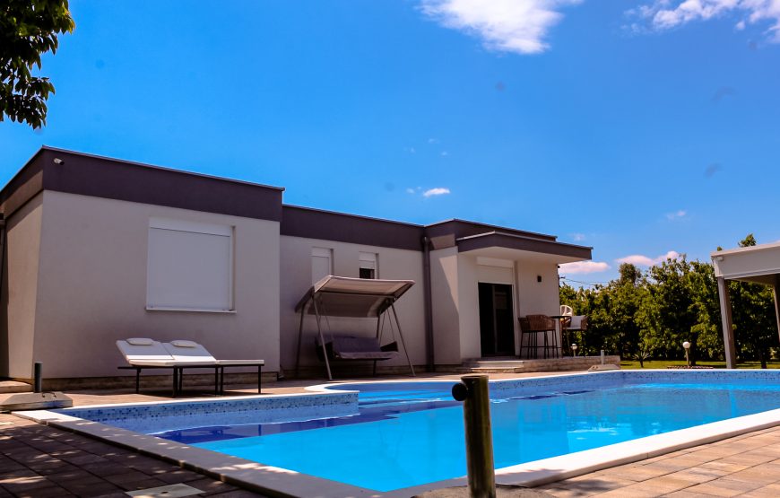VILLA 10