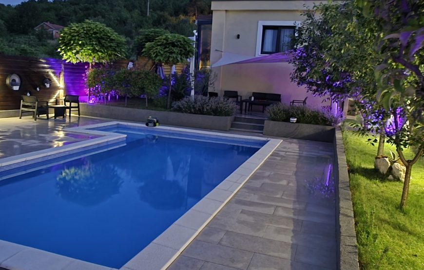 VILLA 19