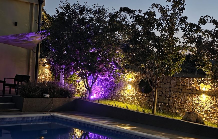 VILLA 19