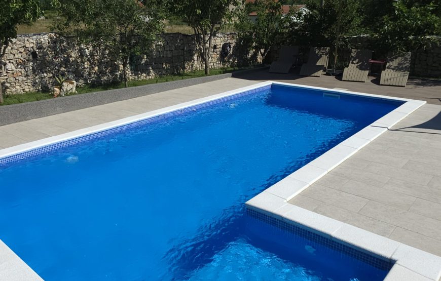 VILLA 19