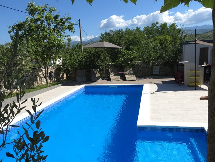 VILLA 19