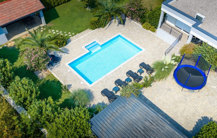 VILLA 03