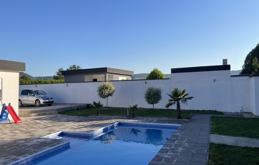 VILLA 17