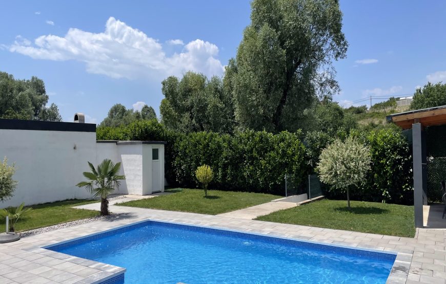 VILLA 17