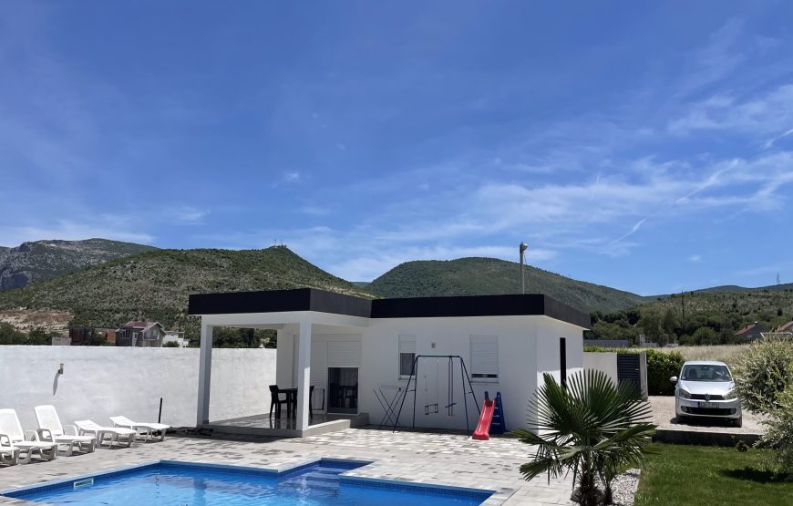 VILLA 17