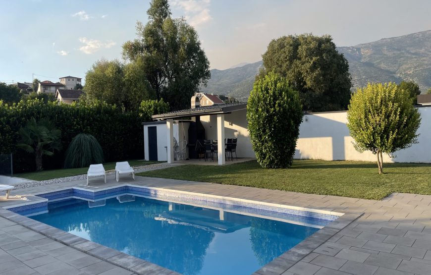 VILLA 18