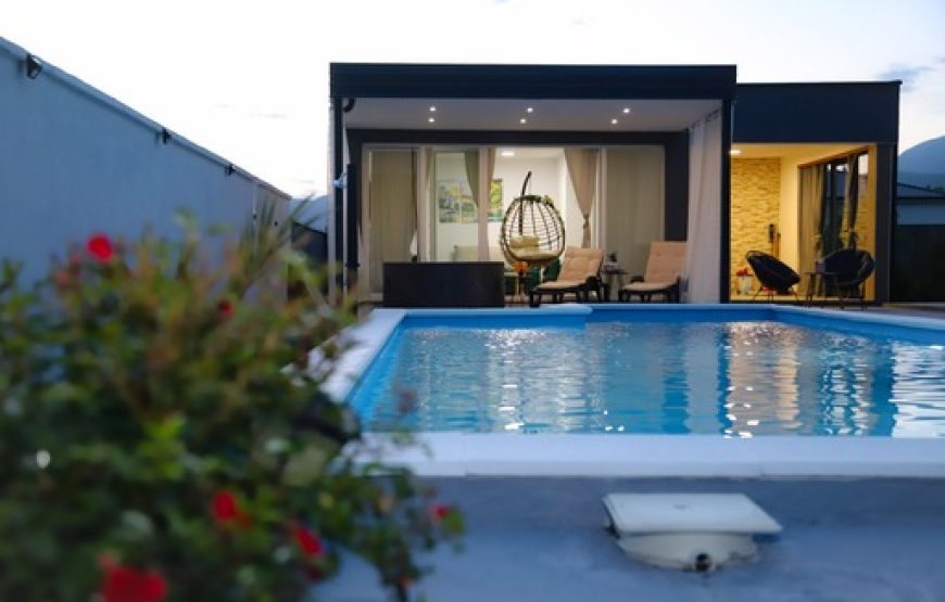 VILLA 04