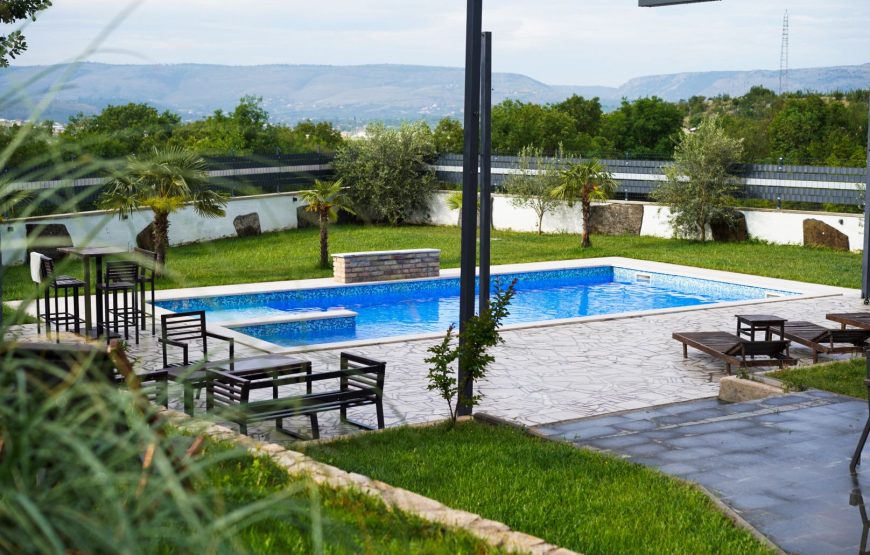 VILLA 02