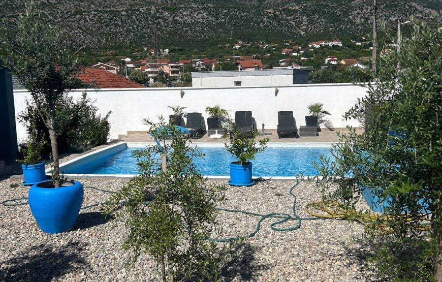 VILLA 13