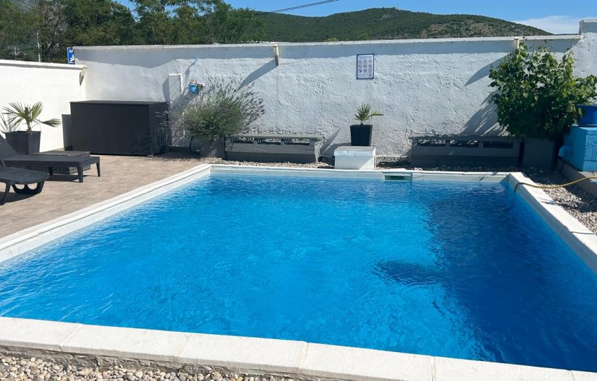 VILLA 13