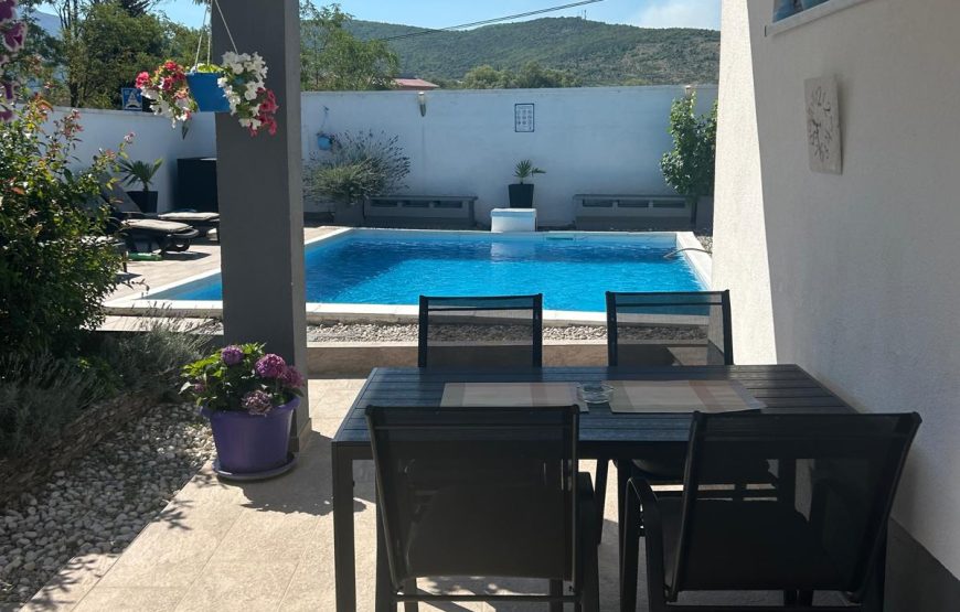 VILLA 13