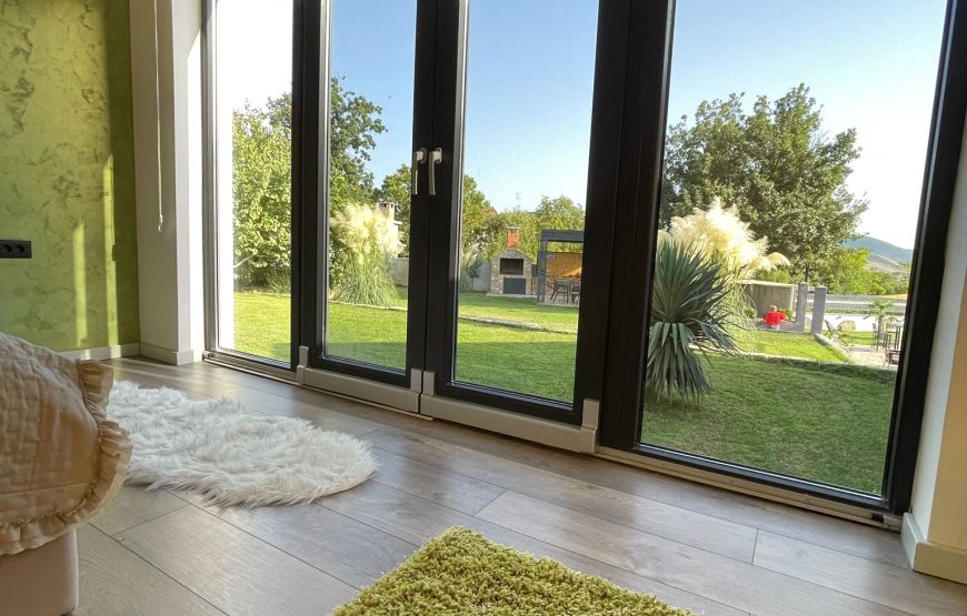 VILLA 02