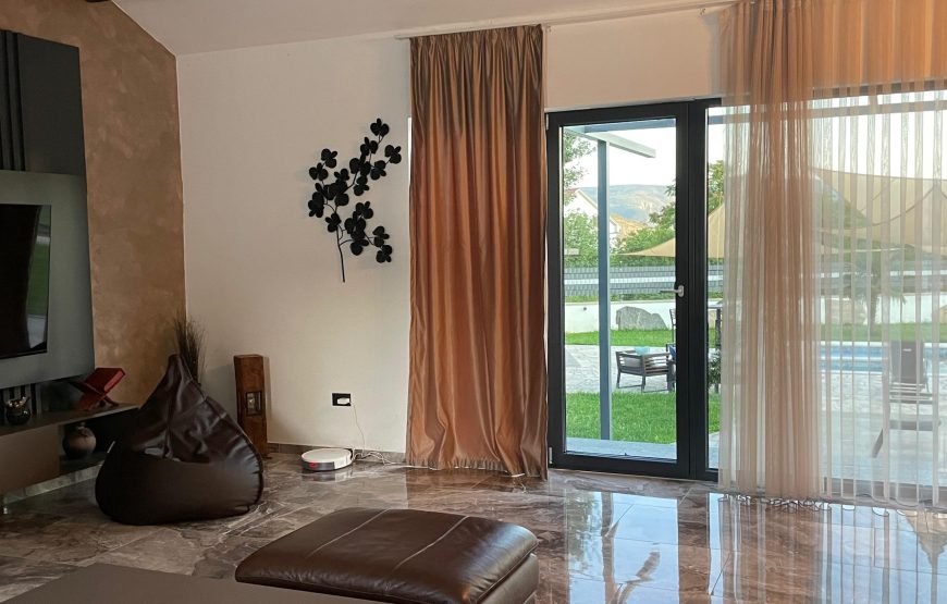 VILLA 02