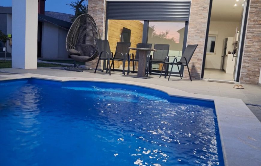 VILLA 07