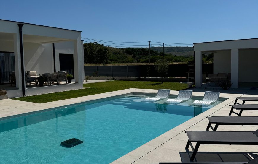 VILLA 11
