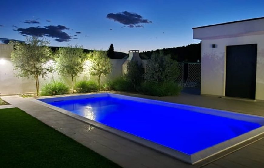 VILLA 09