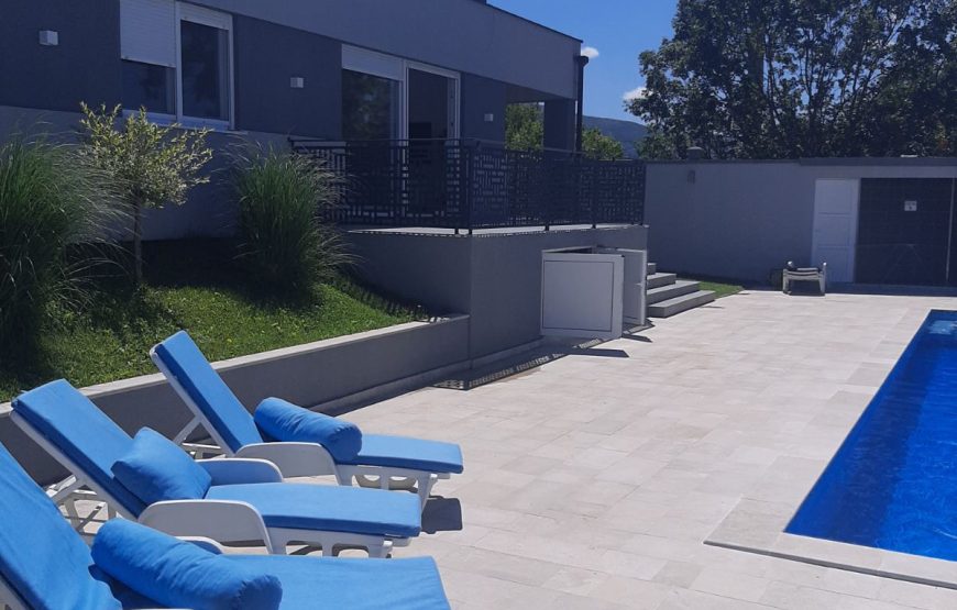 VILLA 06