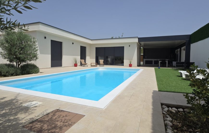 VILLA 09