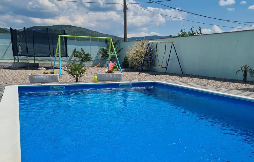 VILLA 12
