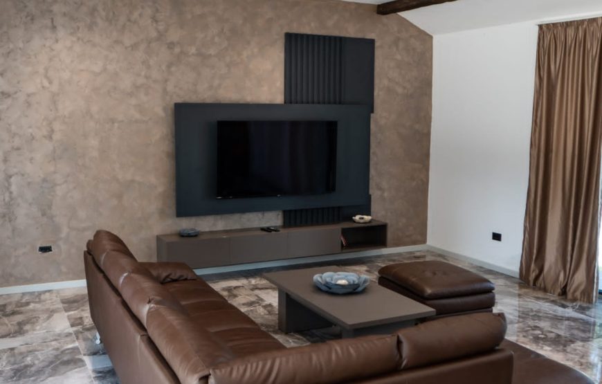 VILLA 02