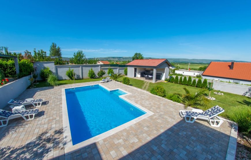 VILLA 03