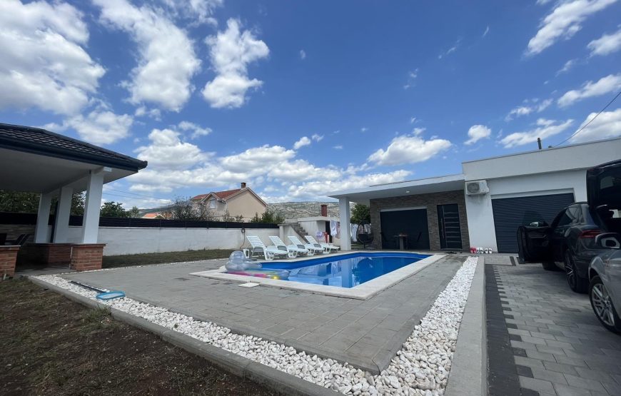 VILLA 07