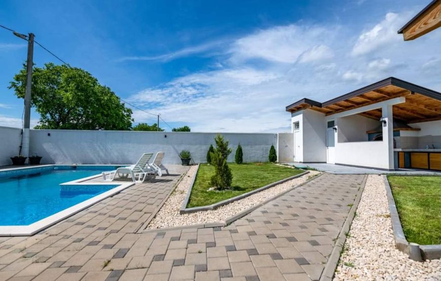 VILLA 11