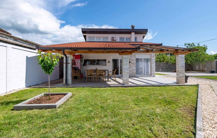 VILLA 11