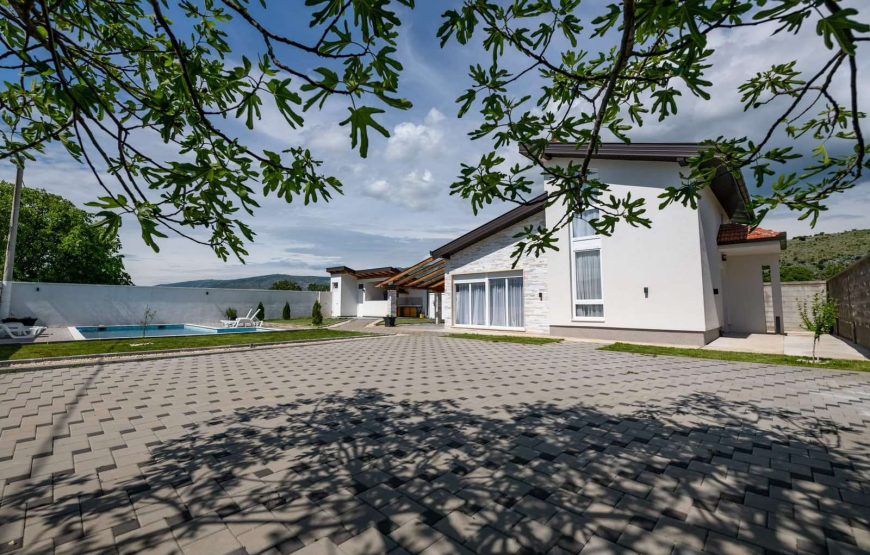 VILLA 11
