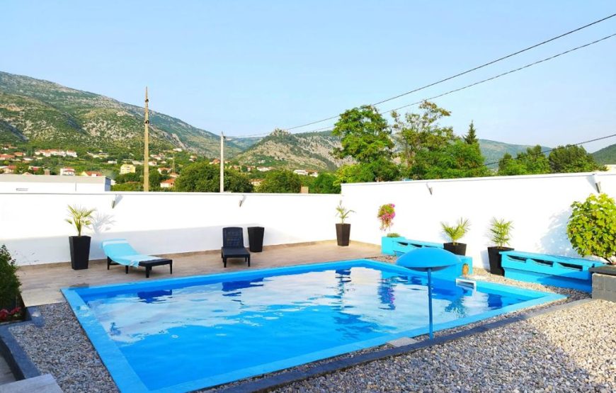 VILLA 13