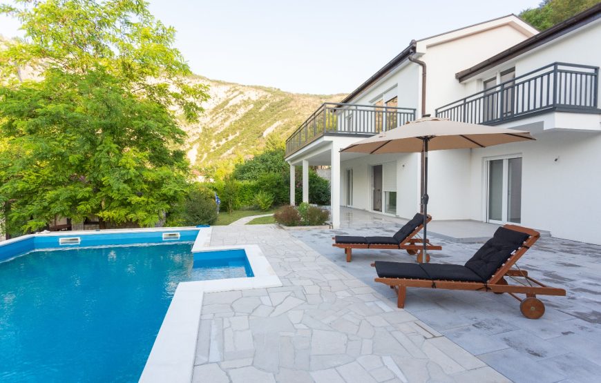 VILLA 21