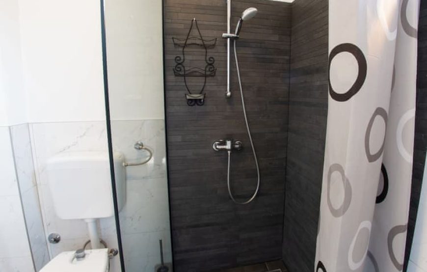 VILLA 24