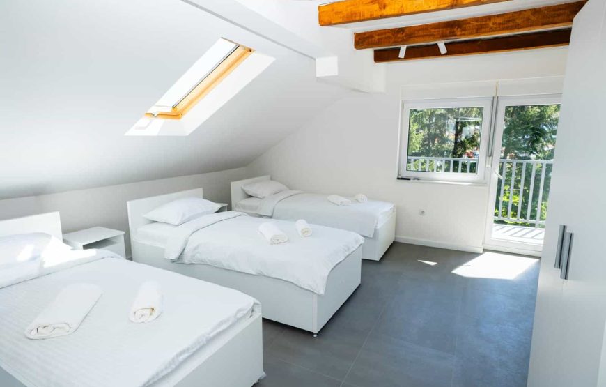 VILLA 33