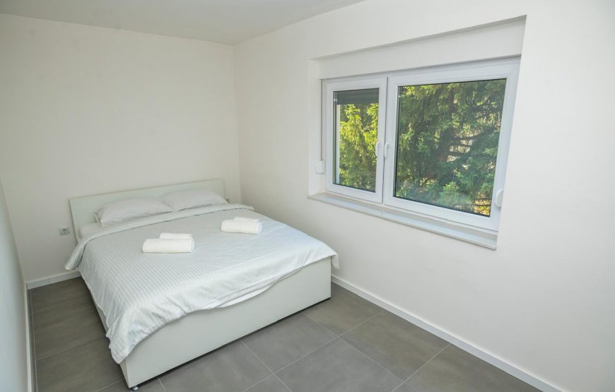 VILLA 33