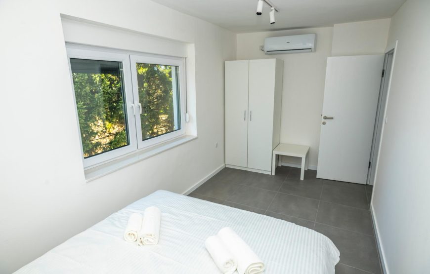 VILLA 33