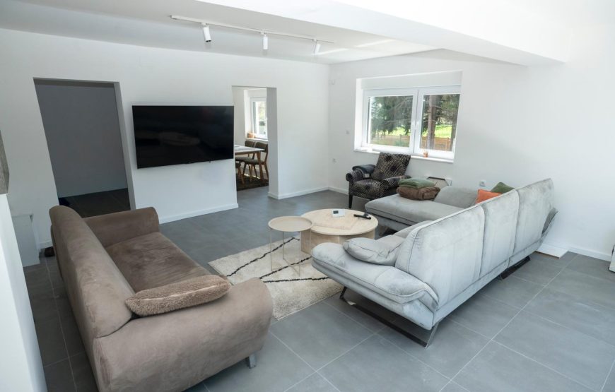 VILLA 33