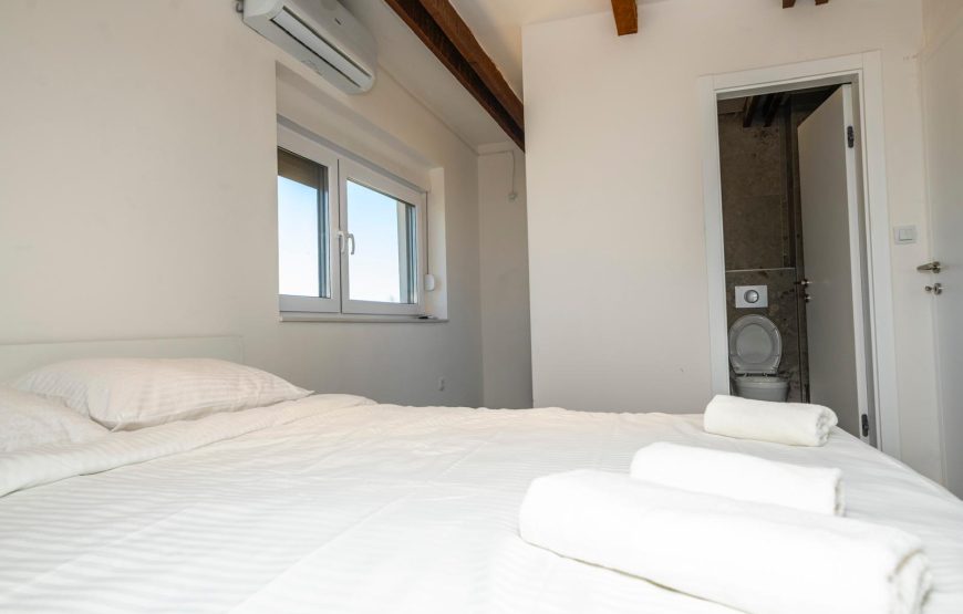 VILLA 33