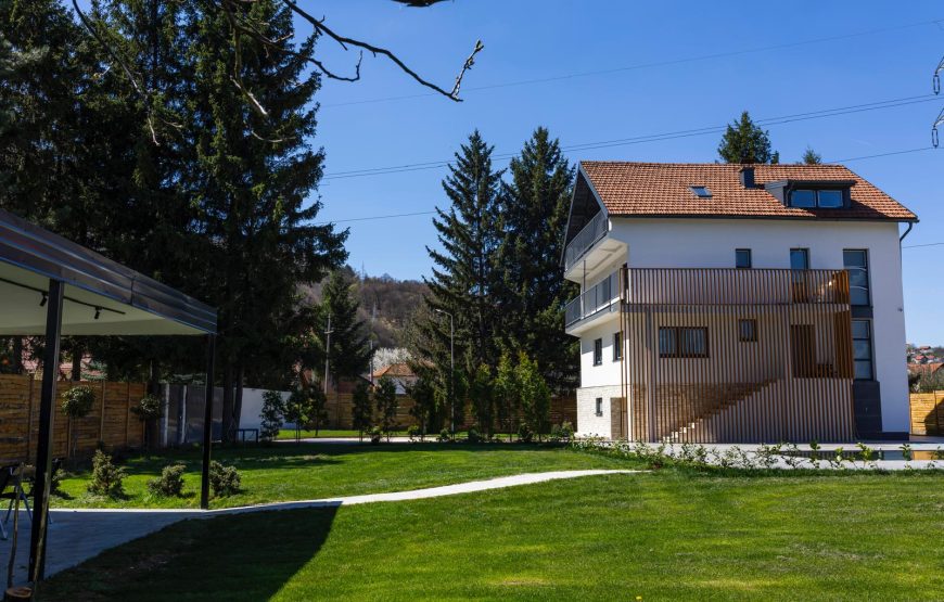 VILLA 33