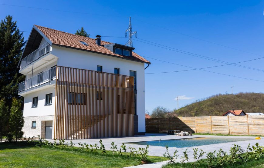 VILLA 33